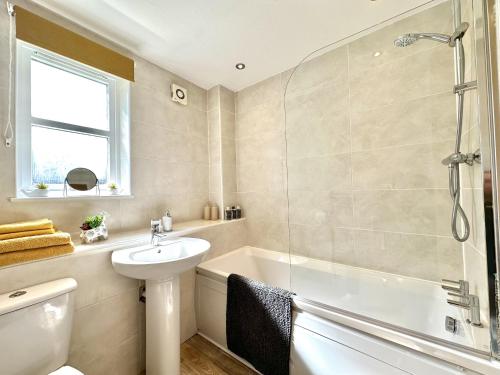 The Raeburn 2 Bedroom Apartment in Craigie