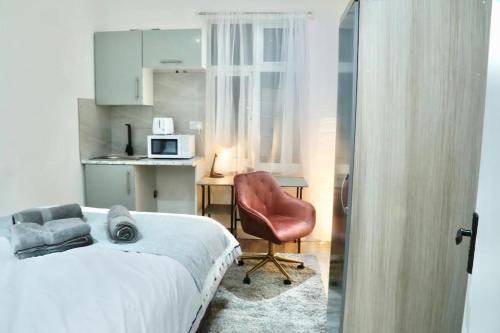 Beautiful NW4 Studio - Professional Market - Own Entry, Hendon