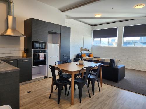 Four-Bedroom Deluxe Apartment