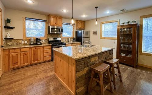 Sleepy Bear Cabin Sleepy Bear Cabin