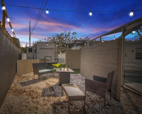 Secluded Tiny Guest House in Tampa, USA
