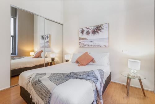 2 Bedroom 1 Bathroom City Apartment on level 1 with Parking image 4