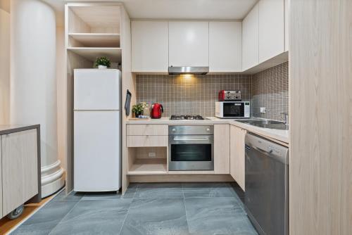 2 Bedroom 1 Bathroom City Apartment on level 1 with Parking image 6