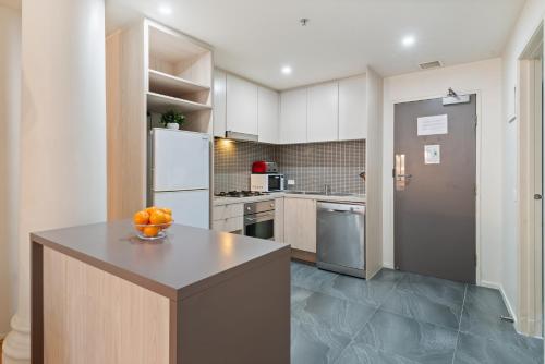 2 Bedroom 1 Bathroom City Apartment on level 1 with Parking image 5