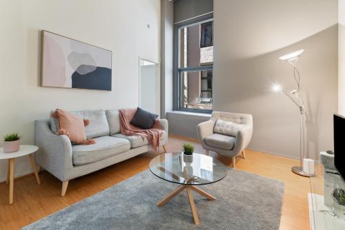 2 Bedroom 1 Bathroom City Apartment on level 1 with Parking image 9