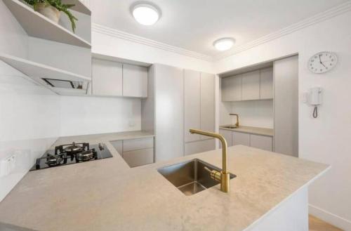 Premium Top Floor Oceanfront Unit In Regency on the Beach 705 - Tap to explore photos