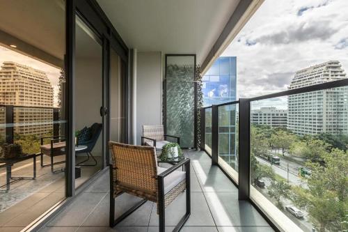 Lavish Condo Prestigious St Kilda Rd Boulevard in St. Kilda Road