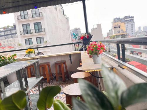 room detail thumbnail 1