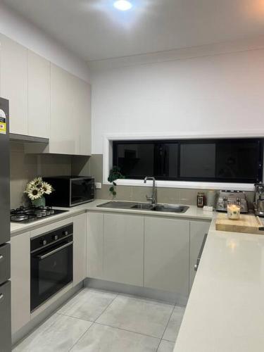 Konyha, Spacious family home in Campbelltown