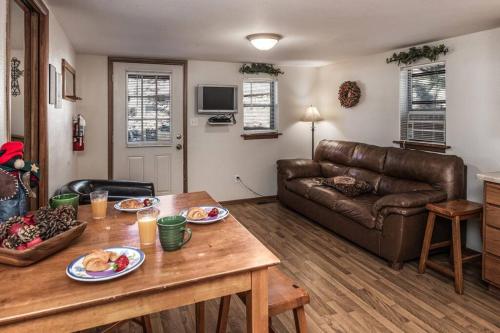 Beary Comfy Cabin - Bonito, NM
