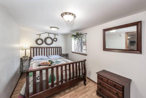 Beary Comfy Cabin - image 8