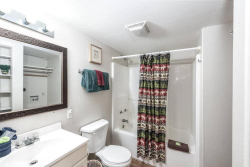 Beary Comfy Cabin - image 10