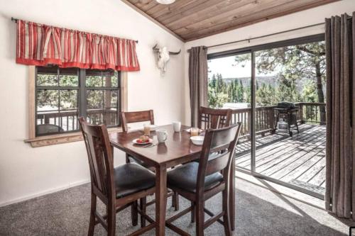 Coronado, Cabin at Ruidoso, with Forest View Coronado, Cabin at Ruidoso, with Forest View