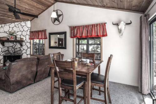 Coronado Cabin at Ruidoso with Forest View - image 14