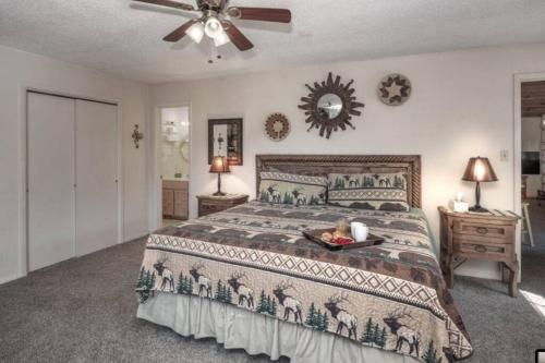 Coronado Cabin at Ruidoso with Forest View - image 11