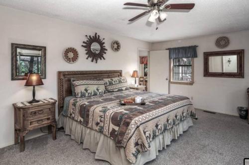 Coronado Cabin at Ruidoso with Forest View - image 12