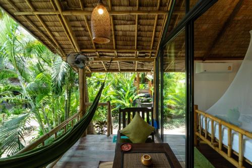 Bamboo Bay Eco Resort 3