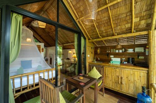 Bamboo Bay Eco Resort 4