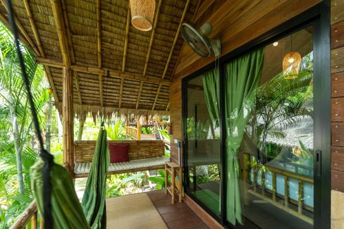 Bamboo Bay Eco Resort - 주변 환경