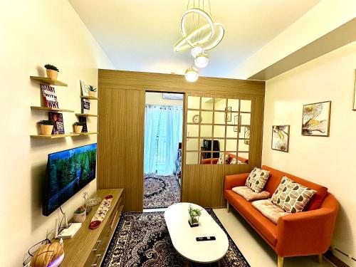 High Rise Condo with Balcony, Pool, Grand Lobby, and Sky Garden 22F, Manila