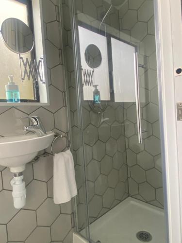 Christchurch Airport Tiny House in Russley