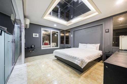 1 queen bed