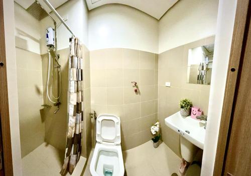 Luxury Condo with balcony on amenity floor, easy access to pool, Sky Garden, Working Lounge and Gym in Makati 7F, Manila (fotografie 9)