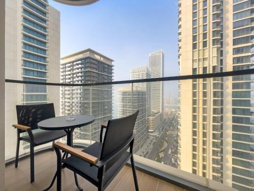 Silkhaus Vacation Homes 1BDR in Marina Vista with Private Beach, Dubaï