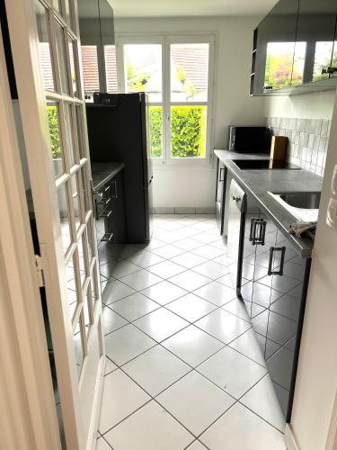 Konyha, Appartement standing avec jardin, 4 personnes, stratégiquement situé (Appartement standing avec jardin, 4 personnes, strategiquement situe) in Mantes-la-Jolie