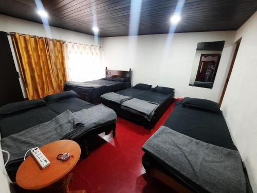 2 king beds, 2 twin beds