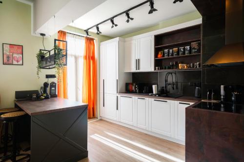 Urban Charm & Comfort - Chic 2BD in Prime Location by Flat Mаnager, Sofia (Foto 9)