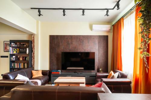Urban Charm & Comfort - Chic 2BD in Prime Location by Flat Mаnager, Sofia (Foto 3)