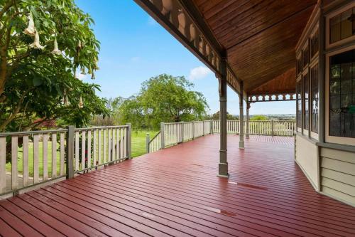 Beautiful Federation Residence for 16 Guests great for wedding functions in Labertouche