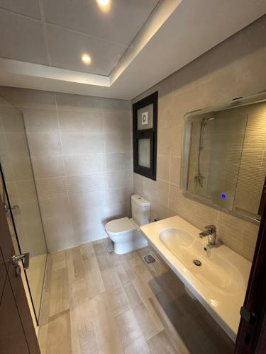 CFC Modern 2BR, Walk to CFC Mall