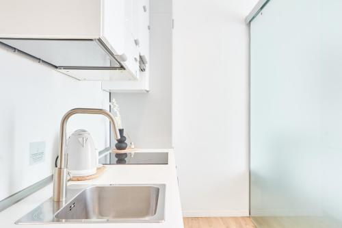 Spacious flat close to Fondazione Prada & Metro - image 14