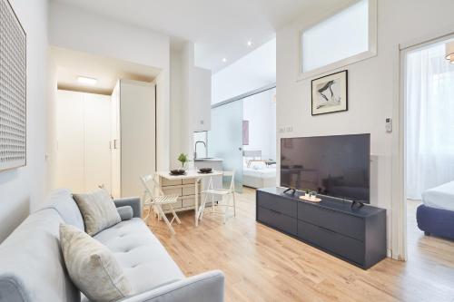 Spacious flat close to Fondazione Prada & Metro - image 12