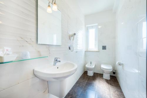 Hotel De La Ville Relais - image 3