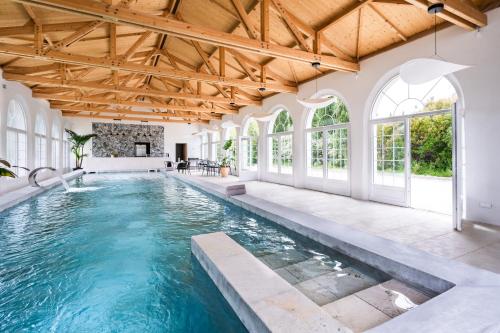 Peldbaseins, Secret d'Uzès - Le Loft - Avec piscine chauffée (Secret d'Uzes - Le Loft - Avec piscine chauffee) in Aubussargues