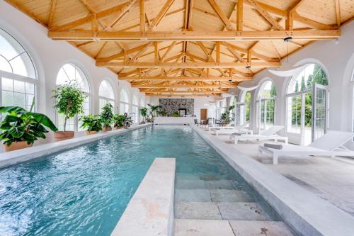 Peldbaseins, Secret d'Uzès - Le Loft - Avec piscine chauffée (Secret d'Uzes - Le Loft - Avec piscine chauffee) in Aubussargues