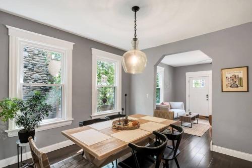 Eden Park House, 4 sleeping rooms, free parking! in Dayton, USA