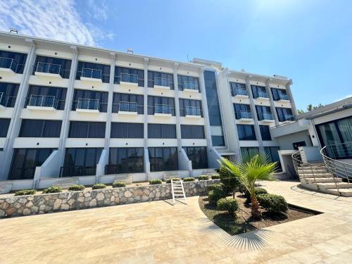 . Bellapais Oasis Hotel