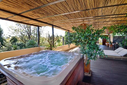 Bany calent, The Residence in Johannesburg Centre