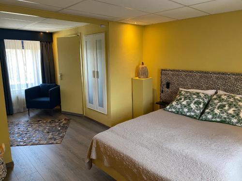 1 queen bed