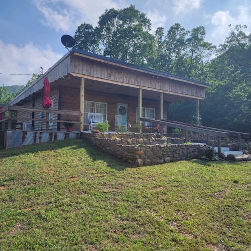 Unique Country Cabin Meets Farmhouse Modern!!! in Mena, USA