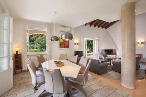 Villa Gasco With Pool - Accommodation - Laziše