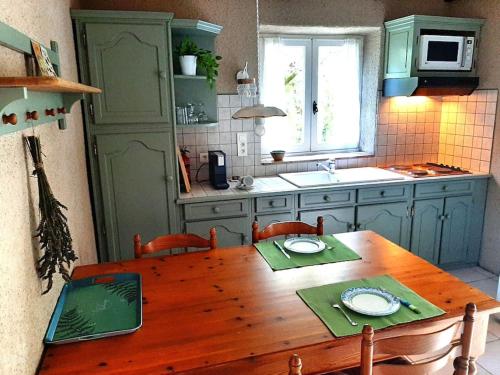 kuchyně, Chez Berger, 2 persoons Gîte L'Oustalou (Chez Berger, 2 persoons Gite L'Oustalou) in Castelnau-Montratier