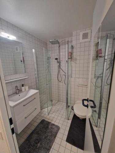 Zentrale Lage in der Nähe von der Uni ,Neumarkt und Köln Messe nur 5 Stationen, Colonia (foto 7)