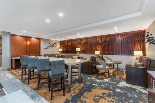 Ételek és italok, Windmill Suites Surprise - Phoenix, an Ascend Collection Hotel in Surprise