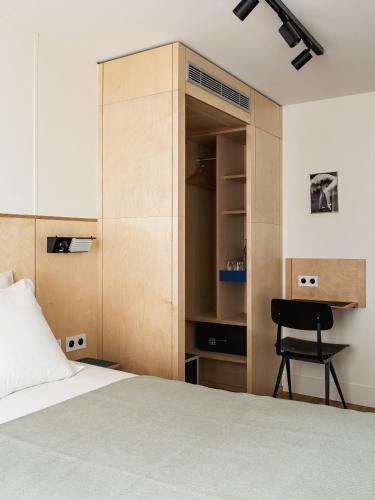 Superior Double Room image 5