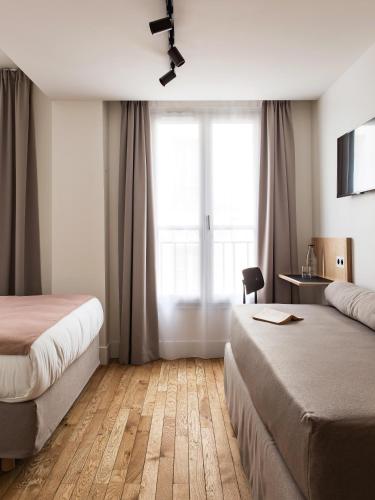 Superior Double Room image 3